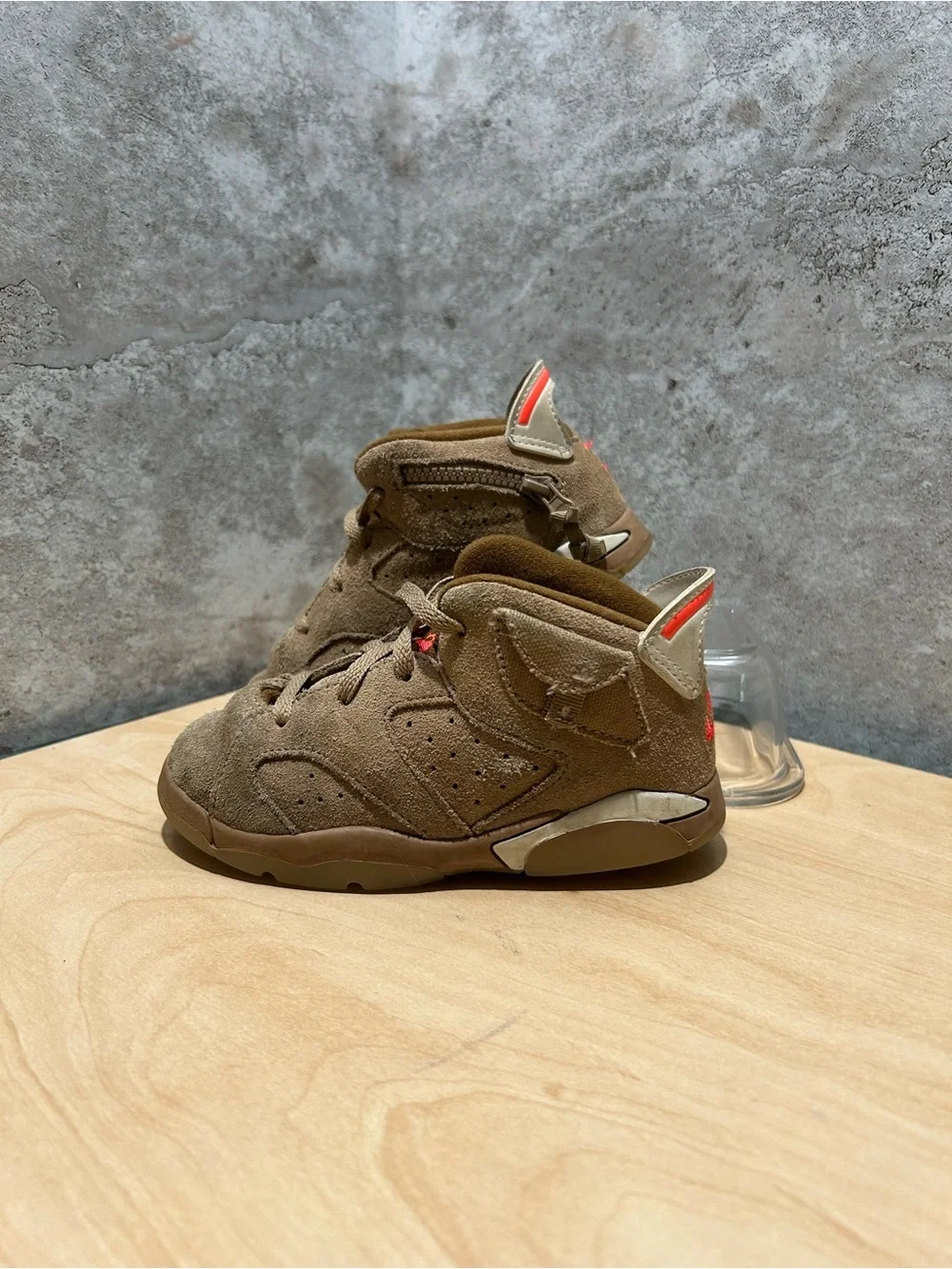 toddler-sized Air Jordan 6 Retro Travis Scott British Khaki sneakers size 9c